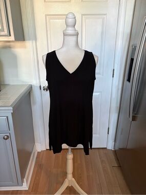 Sympli Black V-Neck Sleeveless Tunic Top